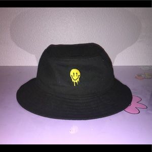 Bucket hat